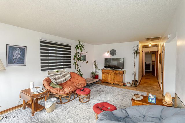 5235 303rd Street, Toledo, OH 43611