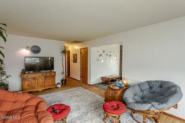 5235 303rd Street, Toledo, OH 43611