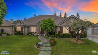 1507 Cromerton Place, Bakersfield, CA 93311