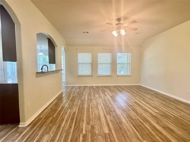 1205 Quarterhorse Drive, Alvin, TX 77511
