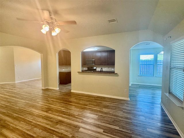 1205 Quarterhorse Drive, Alvin, TX 77511
