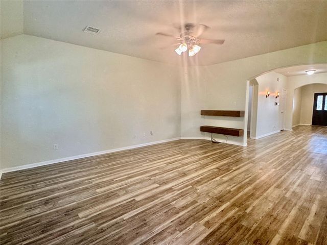 1205 Quarterhorse Drive, Alvin, TX 77511