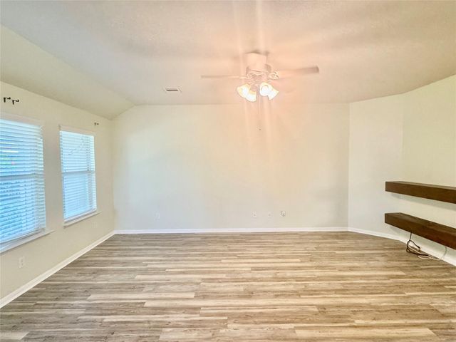1205 Quarterhorse Drive, Alvin, TX 77511