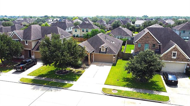 1205 Quarterhorse Drive, Alvin, TX 77511