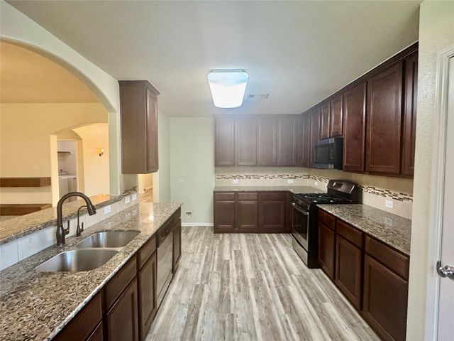 1205 Quarterhorse Drive, Alvin, TX 77511