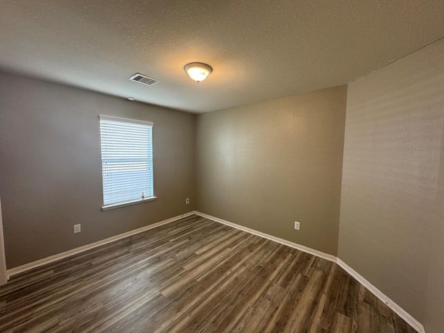 1205 Quarterhorse Drive, Alvin, TX 77511