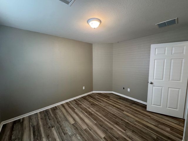1205 Quarterhorse Drive, Alvin, TX 77511