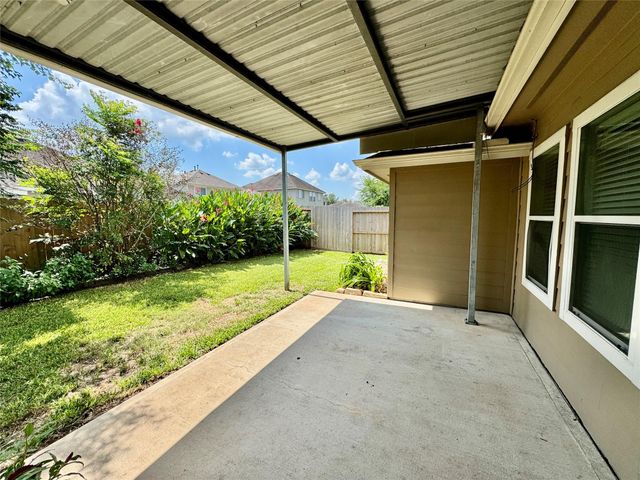 1205 Quarterhorse Drive, Alvin, TX 77511