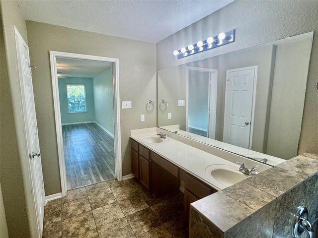 1205 Quarterhorse Drive, Alvin, TX 77511