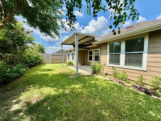 1205 Quarterhorse Drive, Alvin, TX 77511