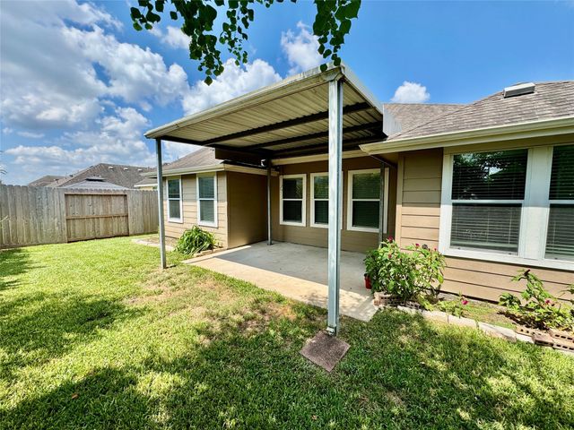 1205 Quarterhorse Drive, Alvin, TX 77511