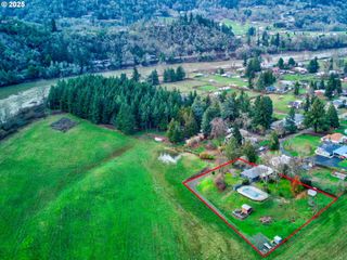 911 HARLAN St, Roseburg, OR 97471