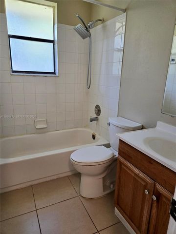 3724 NW 115th Avenue 2724, Coral Springs, FL 33065