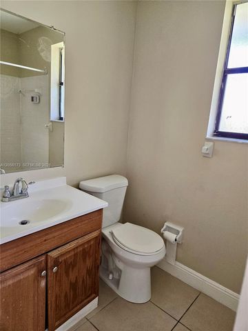 3724 NW 115th Avenue 2724, Coral Springs, FL 33065