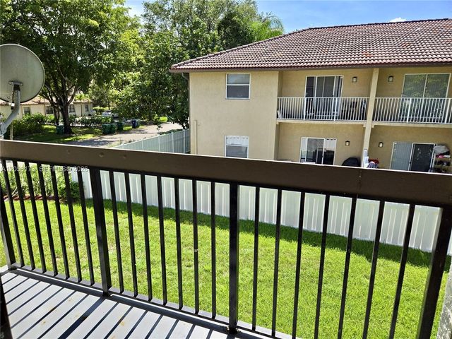 3724 NW 115th Avenue 2724, Coral Springs, FL 33065