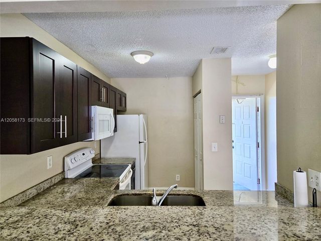 3724 NW 115th Avenue 2724, Coral Springs, FL 33065