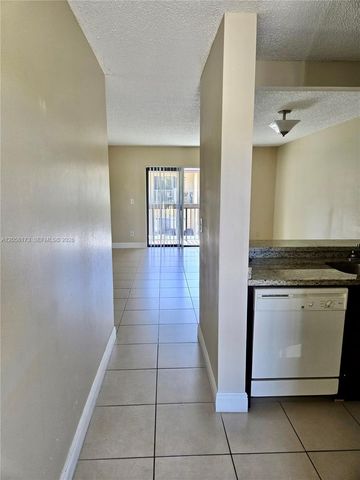 3724 NW 115th Avenue 2724, Coral Springs, FL 33065