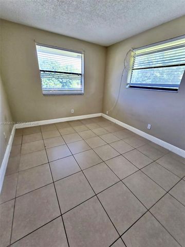 3724 NW 115th Avenue 2724, Coral Springs, FL 33065