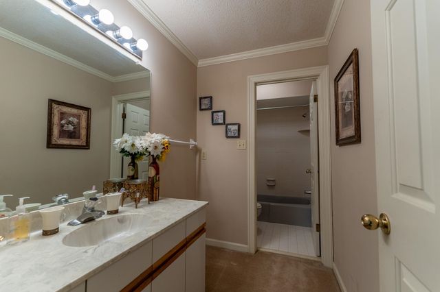 2029 WOODCHASE CV, Memphis, TN 38016
