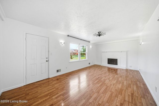 4109 Stony Brook Dr, Jeffersontown, KY 40299