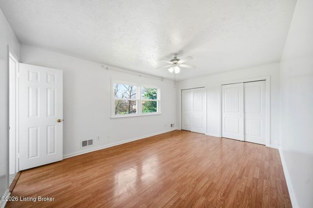 4109 Stony Brook Dr, Jeffersontown, KY 40299