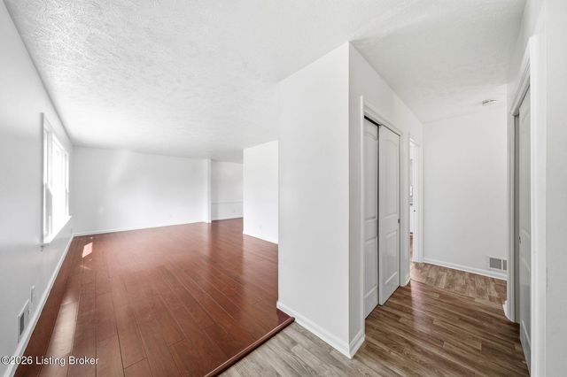 4109 Stony Brook Dr, Jeffersontown, KY 40299