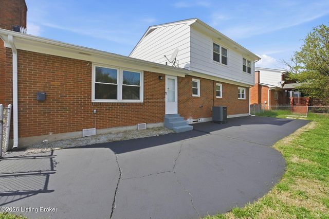 4109 Stony Brook Dr, Jeffersontown, KY 40299