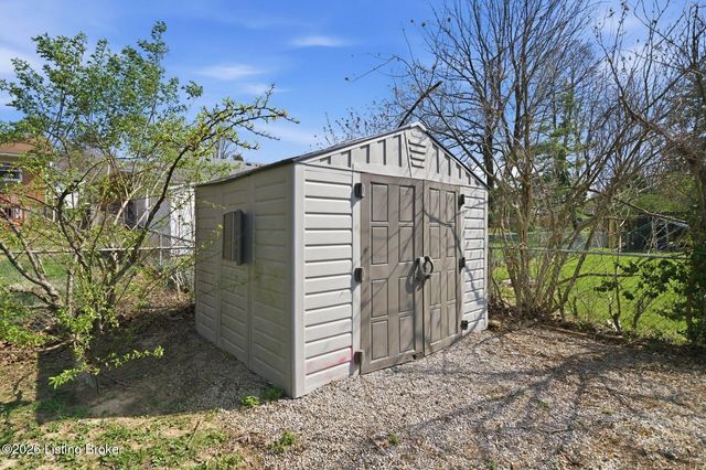 4109 Stony Brook Dr, Jeffersontown, KY 40299
