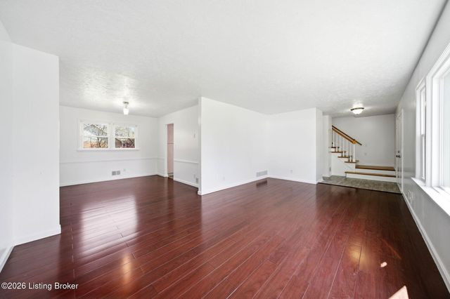 4109 Stony Brook Dr, Jeffersontown, KY 40299