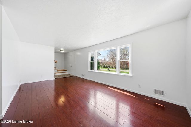 4109 Stony Brook Dr, Jeffersontown, KY 40299
