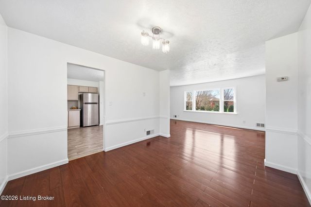 4109 Stony Brook Dr, Jeffersontown, KY 40299