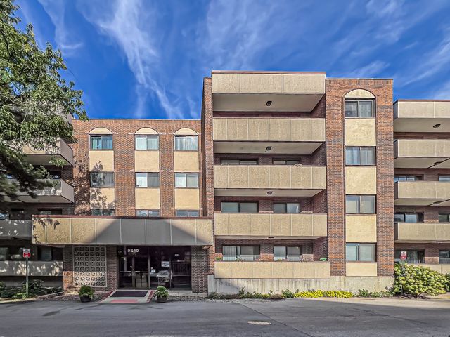 9240 Gross Point Road 410, Skokie, IL 60077