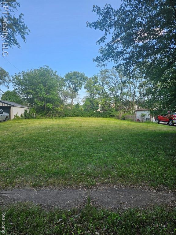 15440 Woodbine, Redford, MI 48239