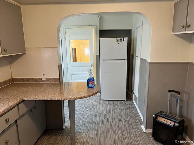 13505 Saint Andrews Avenue, Warren, MI 48089