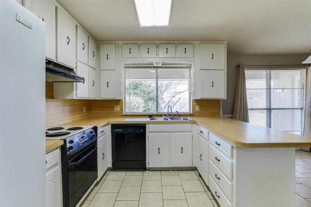 7020 Stonybrooke Drive, North Richland Hills, TX 76182