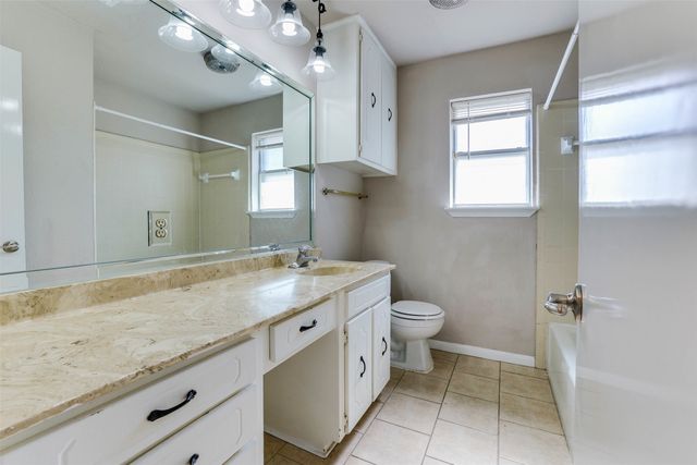 7020 Stonybrooke Drive, North Richland Hills, TX 76182