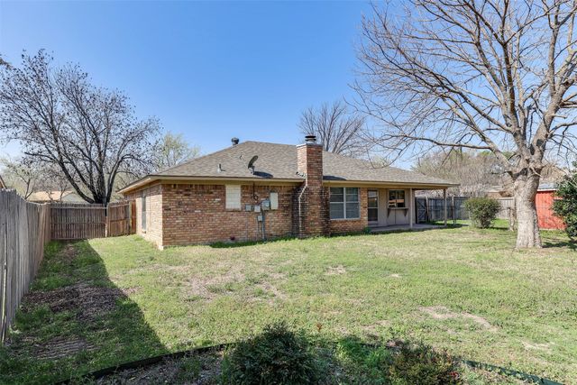 7020 Stonybrooke Drive, North Richland Hills, TX 76182