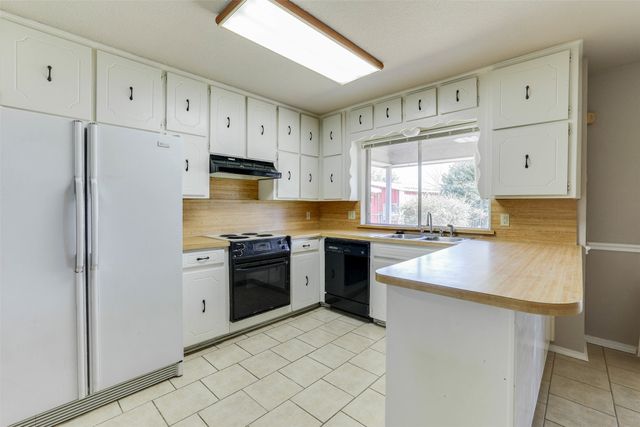 7020 Stonybrooke Drive, North Richland Hills, TX 76182