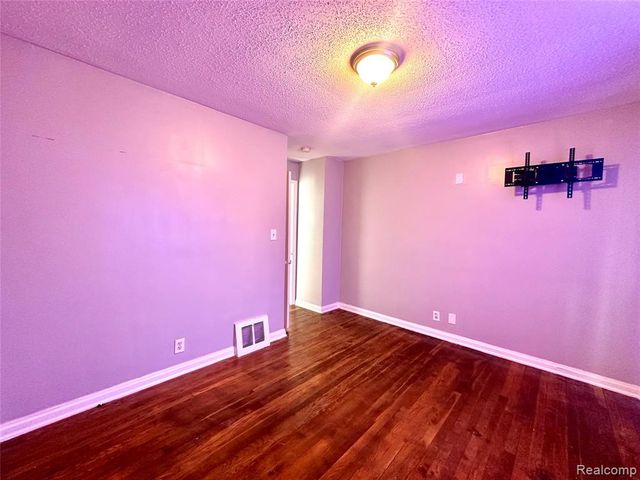 7409 Dolphin, Redford, MI 48239