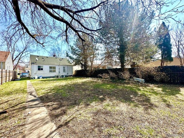 7409 Dolphin, Redford, MI 48239