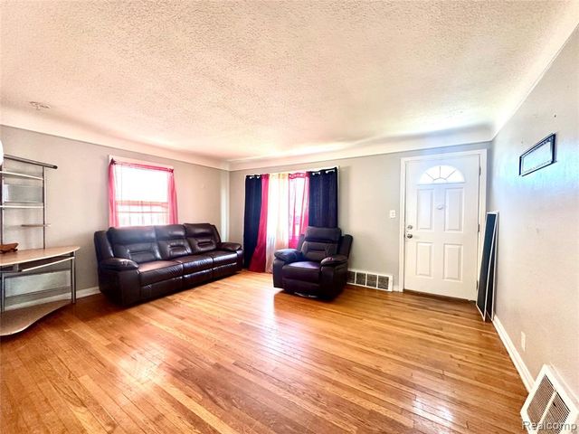 7409 Dolphin, Redford, MI 48239