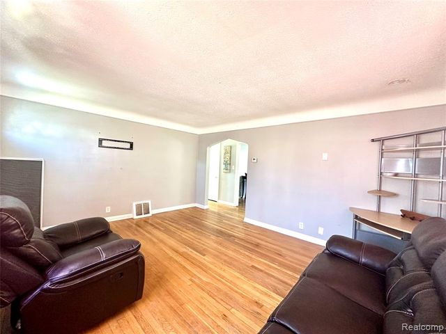 7409 Dolphin, Redford, MI 48239