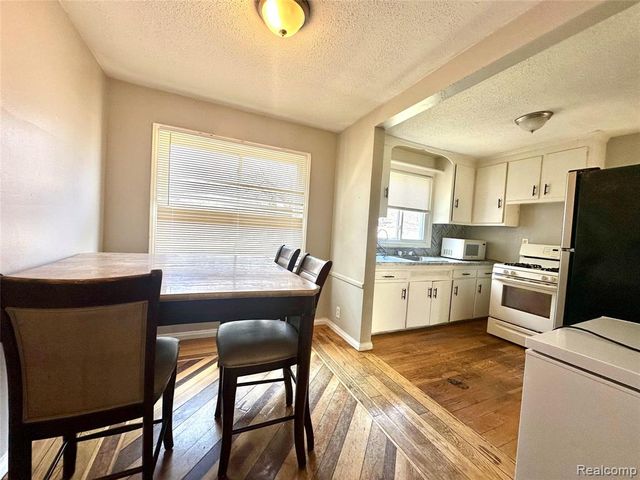 7409 Dolphin, Redford, MI 48239