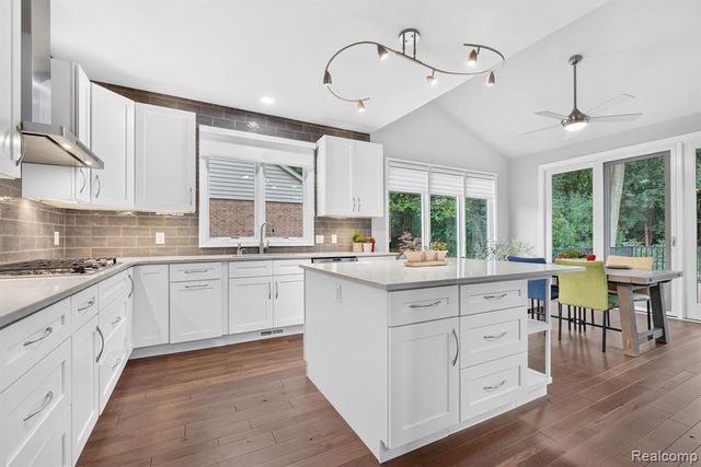 45536 Glengarry Boulevard, Canton, MI 48188