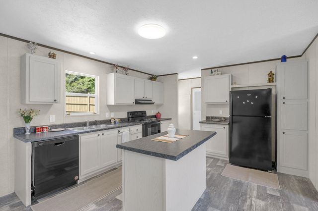 375 Griggs Road, Six Mile, SC 29682