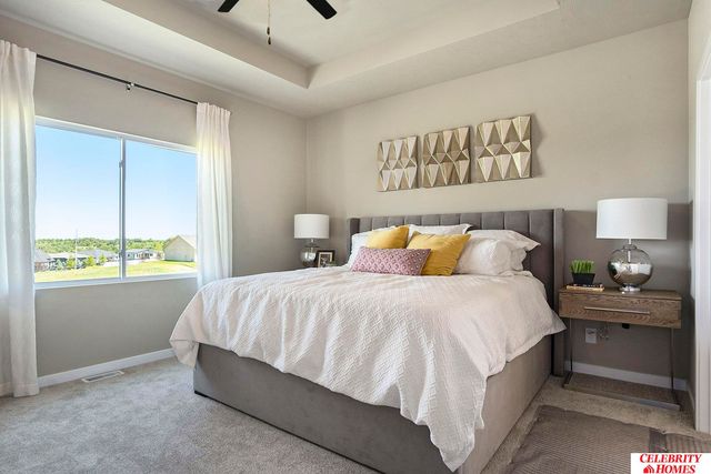 16933 Curtis Avenue, Omaha, NE 68116