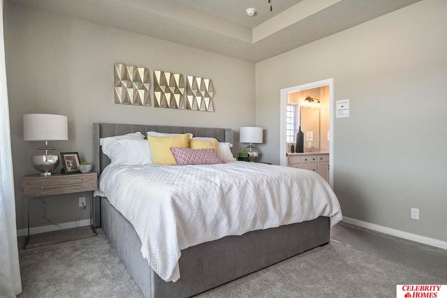 16933 Curtis Avenue, Omaha, NE 68116