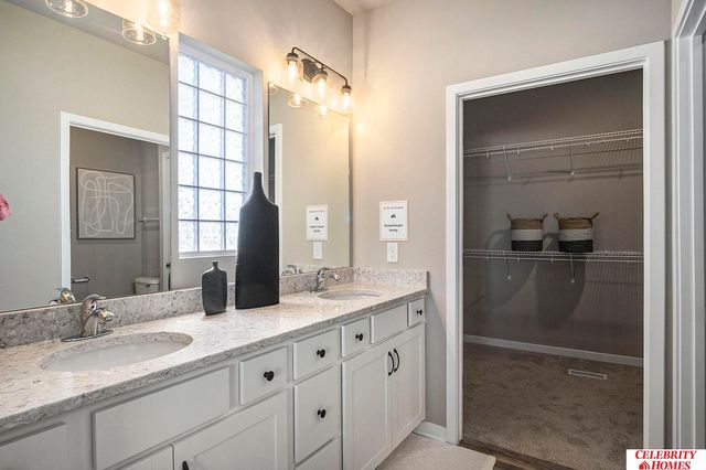 16933 Curtis Avenue, Omaha, NE 68116