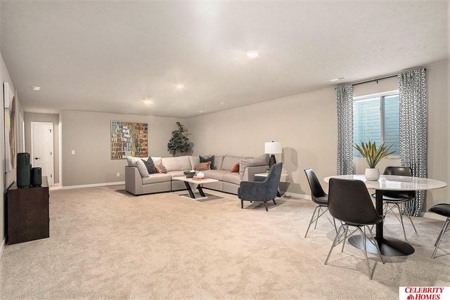 16933 Curtis Avenue, Omaha, NE 68116