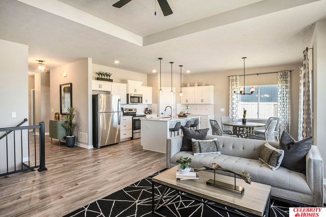 16933 Curtis Avenue, Omaha, NE 68116